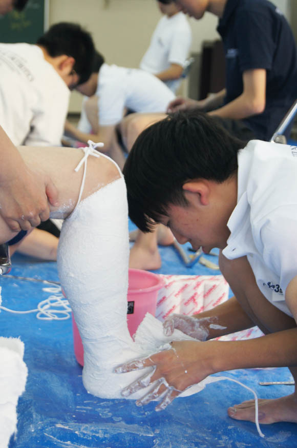 義肢装具士　採型　日本聴能言語福祉学院